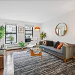 Modern Les One Bedroom