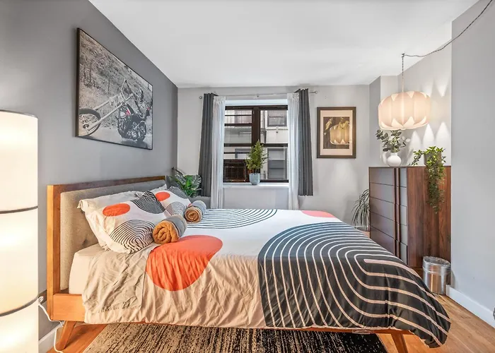 Modern Les One Bedroom