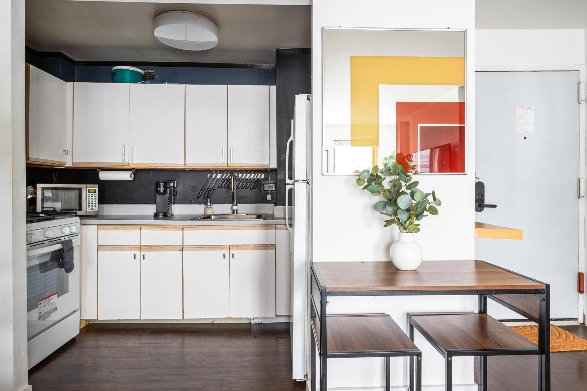 Apartment Modern Les One Bedroom *