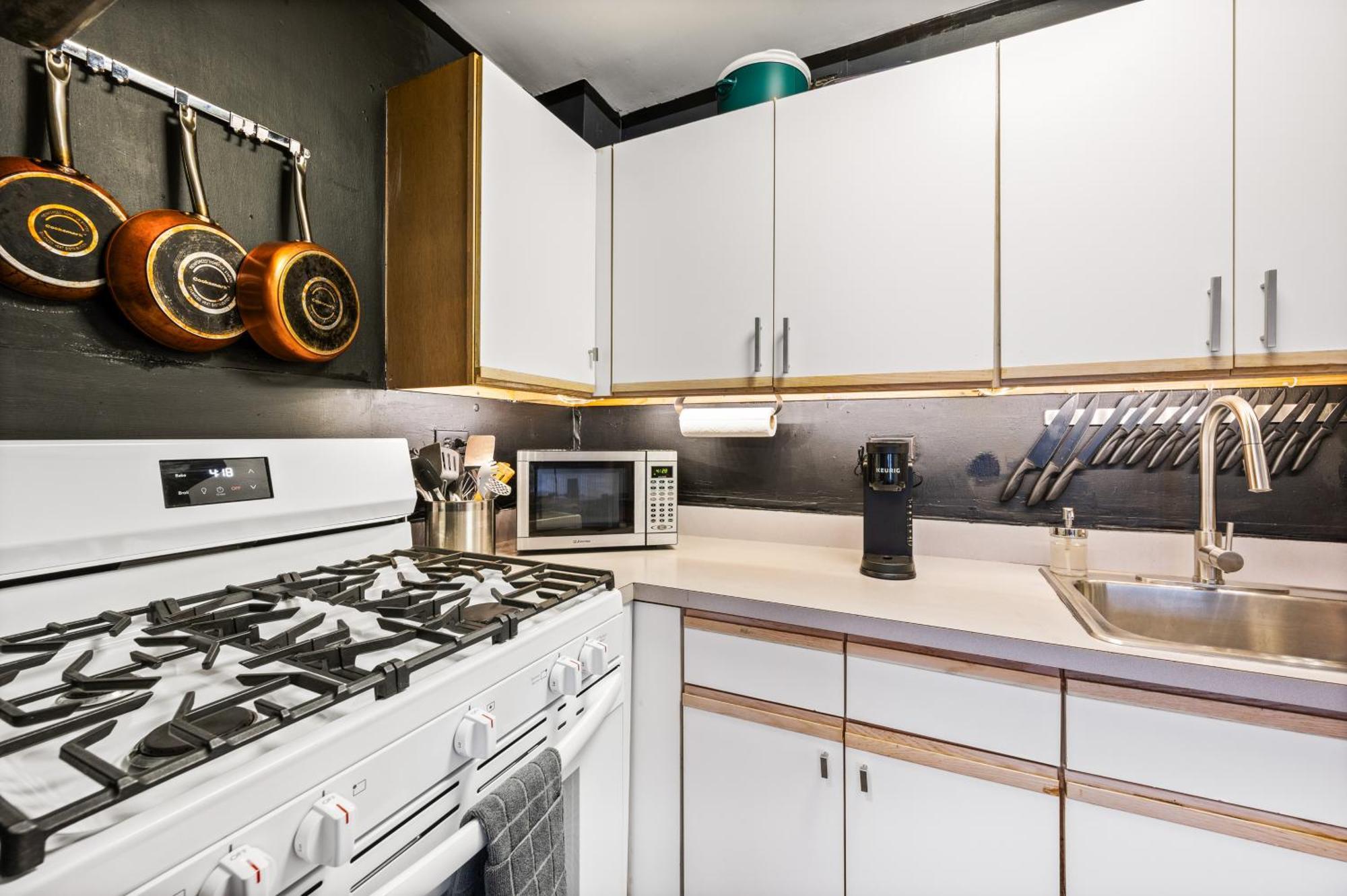 Modern Les One Bedroom Apartment New York