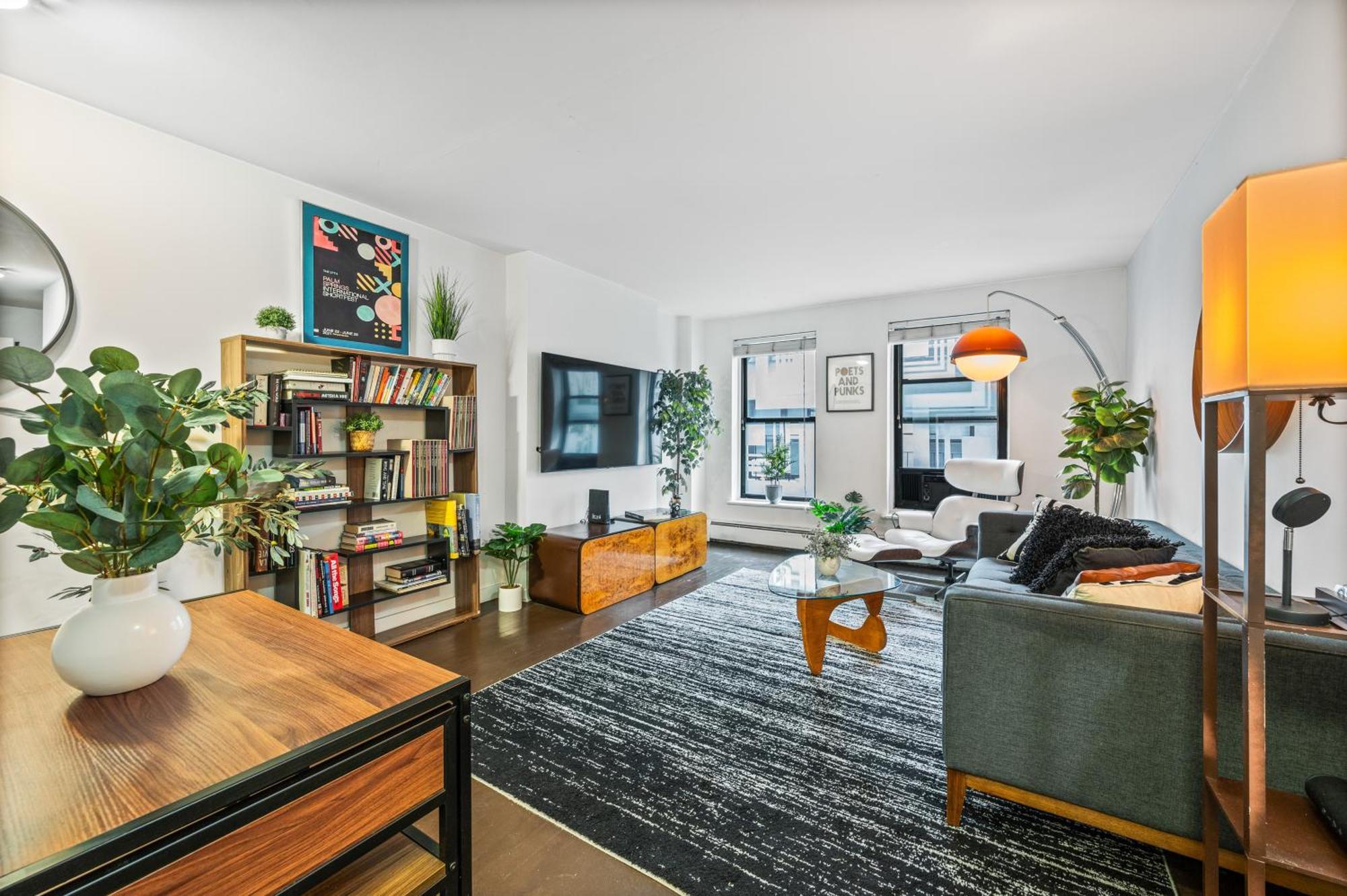 Modern Les One Bedroom