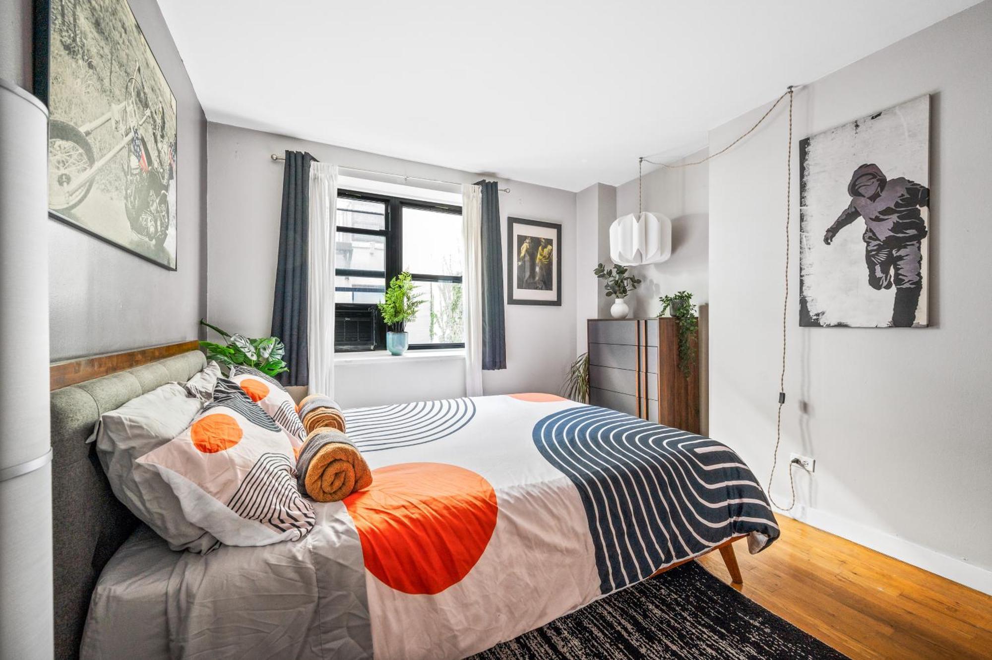 Modern Les One Bedroom Apartment *