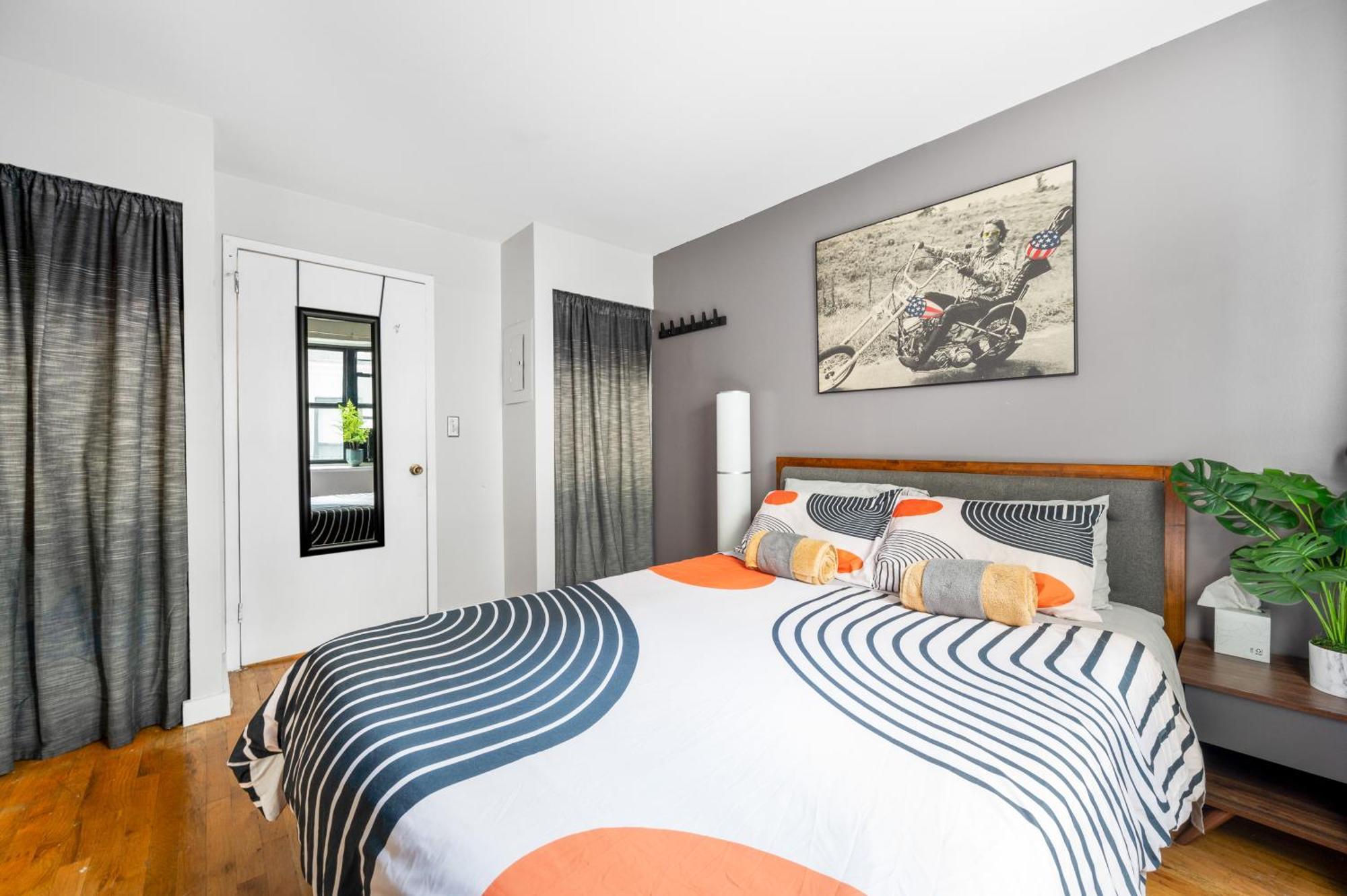 Modern Les One Bedroom Apartment New York