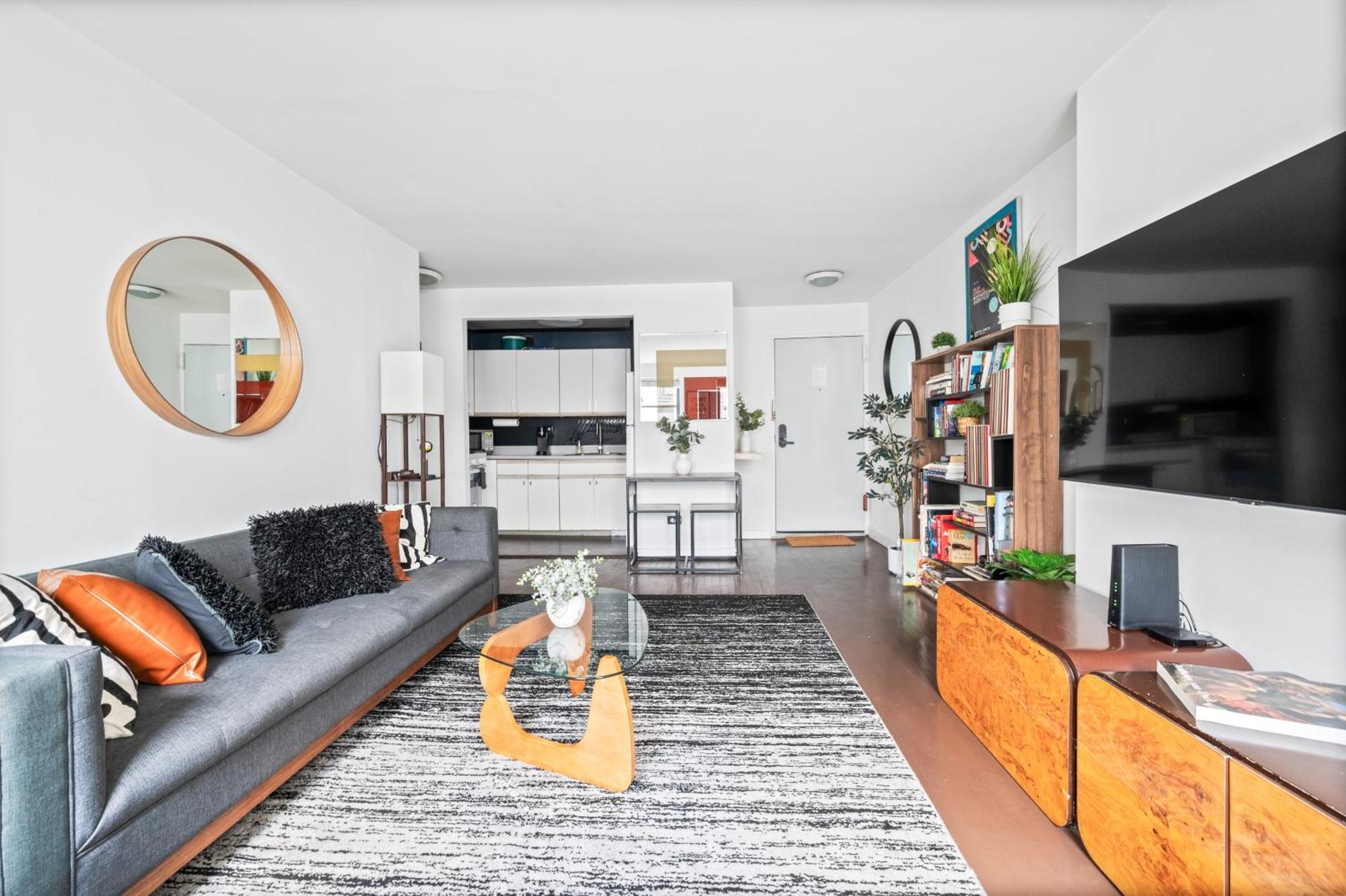 Modern Les One Bedroom Apartment New York