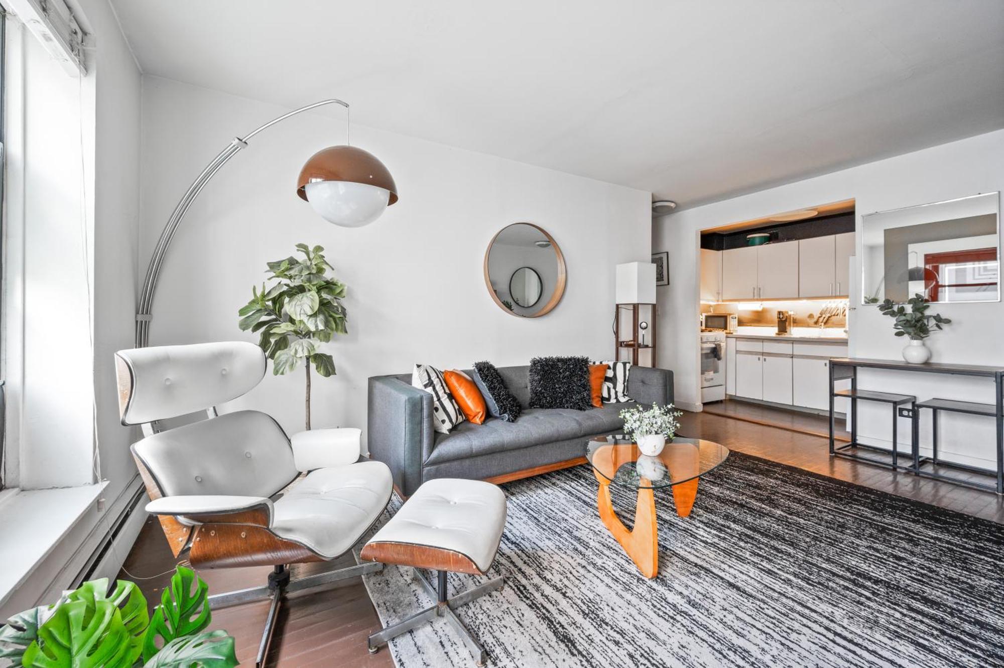 Modern Les One Bedroom Apartment *